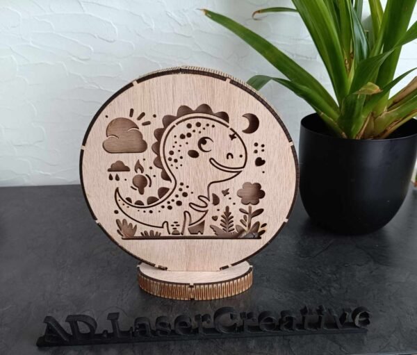 Veilleuse Enfant Dinosaure personnalisée - Décoration Unique pour Chambre | Lampe en Bois – Image 2